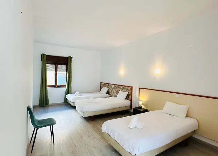 Residencial Pimenta ,portimao,algarve بيت ضيافة *